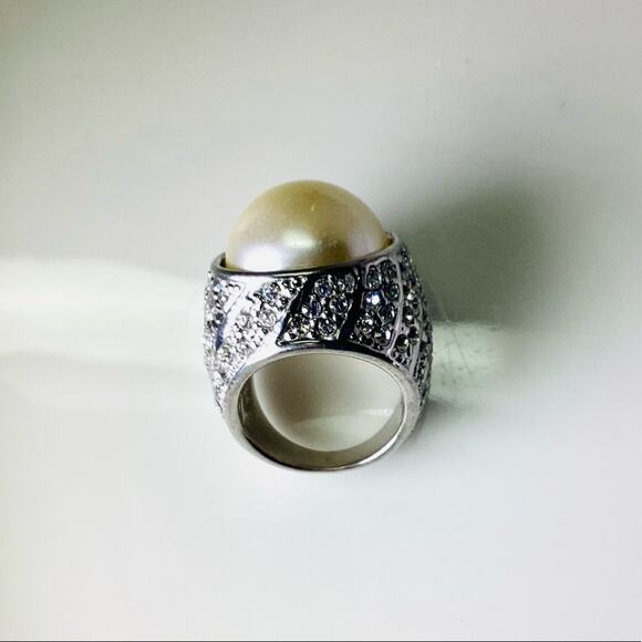 Faux Pearl and Crystals Large Statement Ring - Picture 7 of 7
